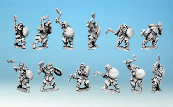 Savage Tribe w/ Hand Weapons (15mm)